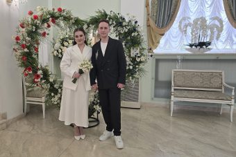 В Международный день семьи во Дворце бракосочетания Тверской области свой союз скрепили 24 пары