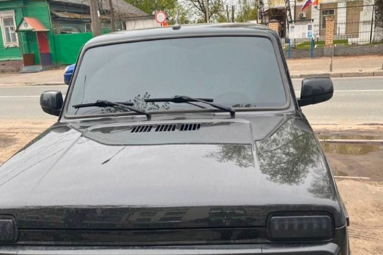 В Твери арестовали водителя, не устранившего тонировку