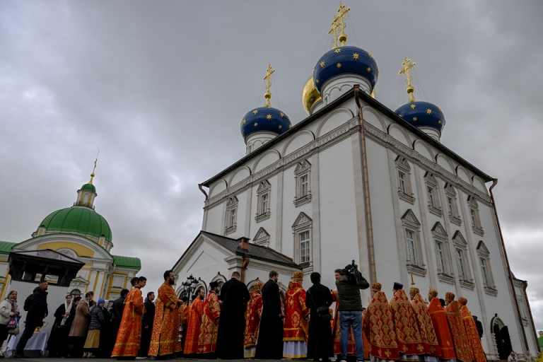 В Твери торжественно встретили ковчег с частицей мощей святителя Тихона, Патриарха Московского и всея России