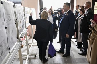 Игорь Руденя проинспектировал ход модернизации Центра образования № 49 города Твери
