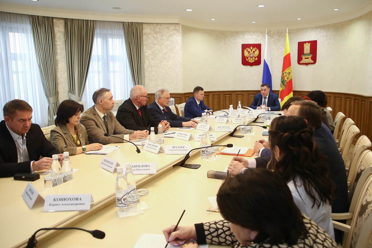 Вопросы совершенствования медицины губернатор Игорь Руденя обсудил с главными врачами Тверской области