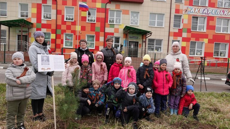 Образовательные учреждения Тверской области создают «Аллеи Героев»