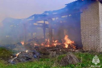 В Тверской области сгорел ангар с сеном