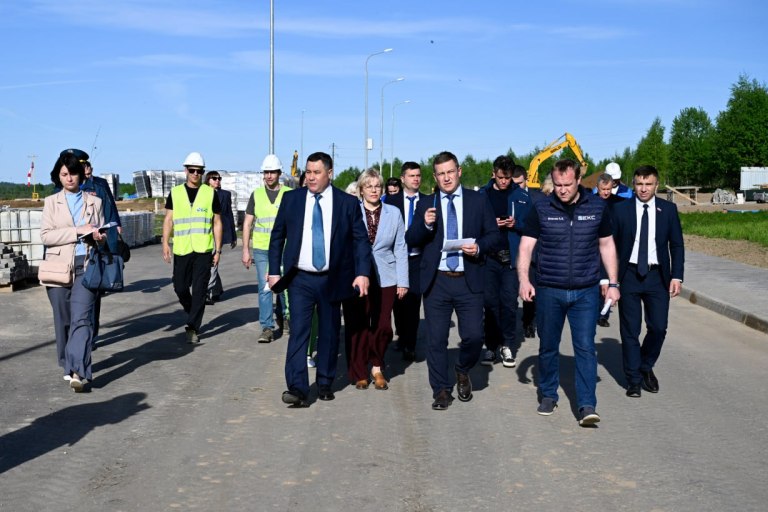 Губернатор Тверской области ознакомился с ходом строительства нового комплекса Бежецкой ЦРБ
