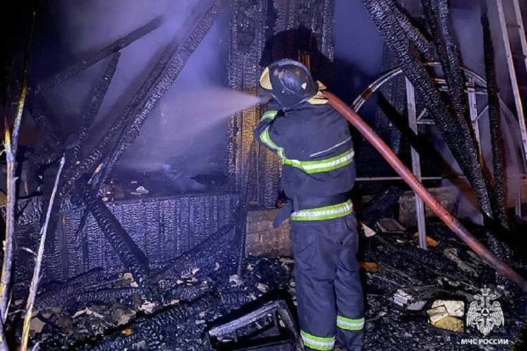 Человек пострадал во время пожара в Тверской области