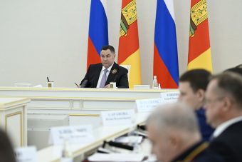 Игорь Руденя определил задачи по организации трудоустройства подростков в летний период