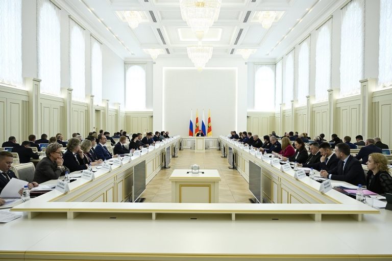 Игорь Руденя определил задачи по подготовке к осенне-зимнему периоду 2025-2026 годов