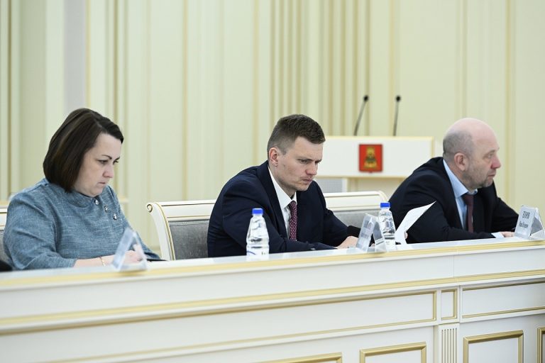 Игорь Руденя определил задачи по подготовке к осенне-зимнему периоду 2025-2026 годов