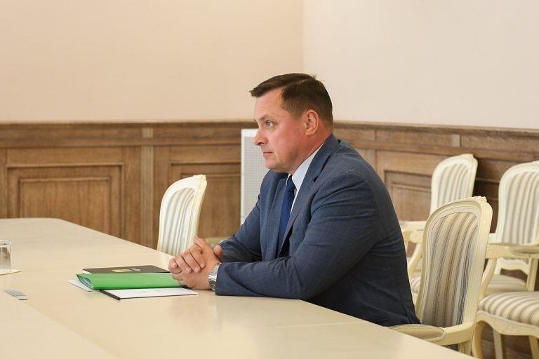 Игорь Руденя провел встречу с главой Сандовского округа