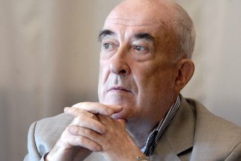 Губернатор Игорь Руденя поздравил с юбилеем почётного гражданина, заслуженного строителя Александра Тягунова