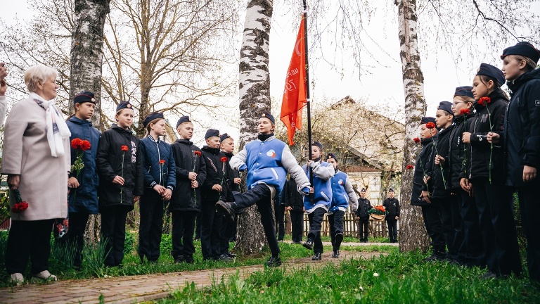 В Твери установлены памятные таблички в честь героев-комсомольцев и молодых патриотов ВОВ