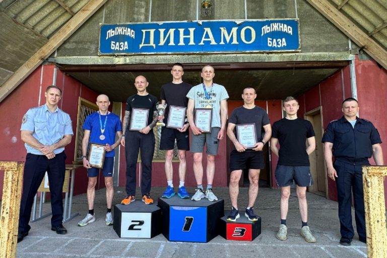 Тверские полицейские соревновались в легкоатлетическом кроссе