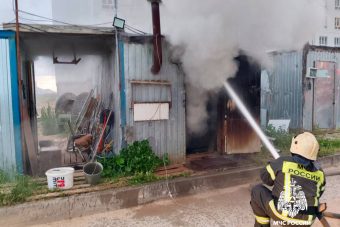 В Твери вспыхнул строительный вагончик в Южном