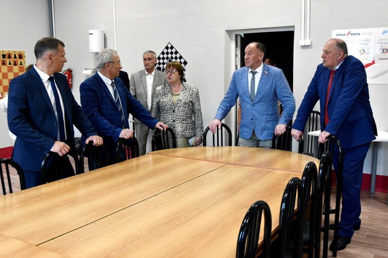 Депутаты Заксобрания Тверской области провели «Парламентский день» в Весьегонском округе
