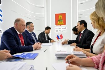ПМЭФ-2025: Губернатор Тверской области обсудил перспективы сотрудничества с послом Государства Катар в РФ