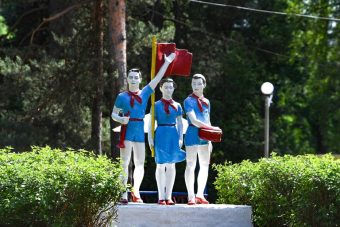 Игорь Руденя и Владимир Васильев приехали в гости к детям в летний лагерь «Спутник»