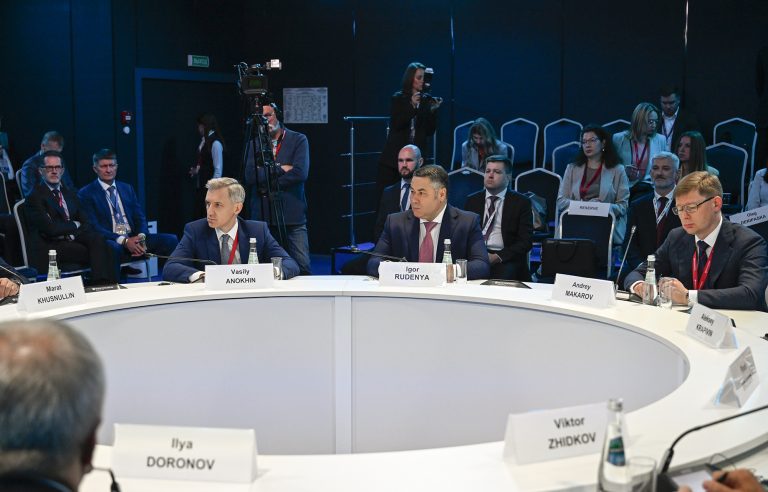 ПМЭФ-2025: Тверской области заключила 18 соглашений по инвестпроектам с созданием 8200 рабочих мест