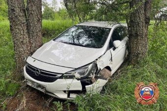 Иномарка вылетела в кювет в результате ДТП в Тверской области