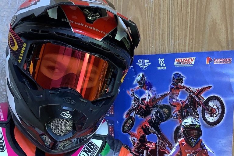 Школьница из Тверской области сотворила сенсацию на чемпионате по мотокроссу