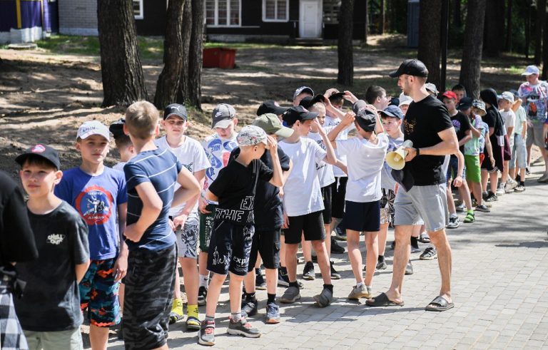 В Тверской области первая смена отправилась в детские лагеря