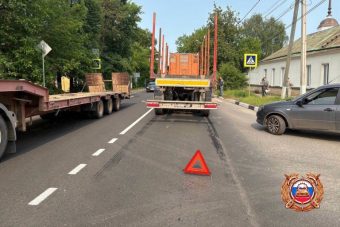 В Тверской области женщина погибла под колесами многотонного тягача