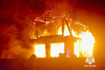 В Тверской области огонь полностью уничтожил дачный дом