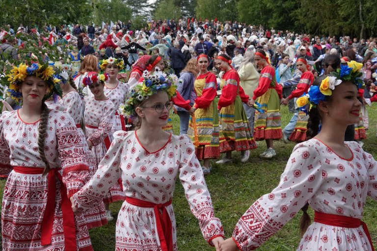 В Тверской области жители наткнулись в лесу на лешего