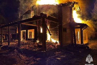 В Тверской области из-за короткого замыкания сгорел жилой дом