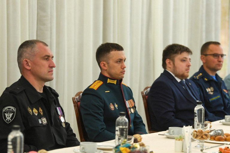 Губернатор Тверской области провел встречу с участниками программы «Герои Верхневолжья»