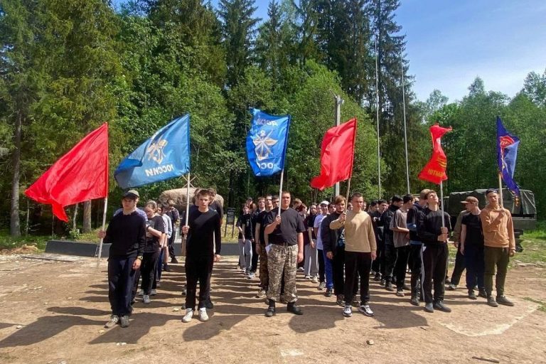 В Тверской области проходят учебные сборы по основам военной службы для школьников и студентов