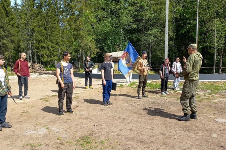 В Тверской области проходят учебные сборы по основам военной службы для школьников и студентов