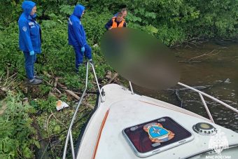 В Твери из Волги достали мужское тело