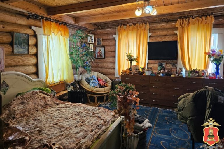 Отец и сын обокрали зажиточную пенсионерку в Тверской области Отец и сын обокрали зажиточную пенсионерку в Тверской области