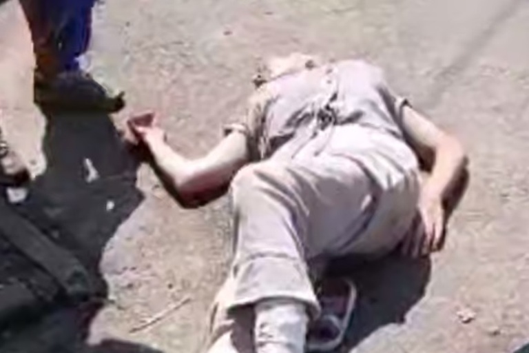 Падали на тротуар и оскорбляли прохожих: в Твери задержали пьяных мужчину и женщину, устроивших непотребство в парке