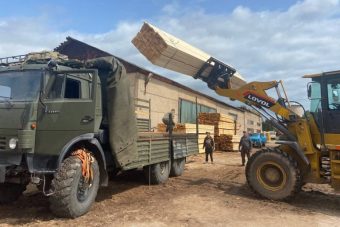 Из Тверской области в зону СВО передали 130 кубометров пиломатериалов