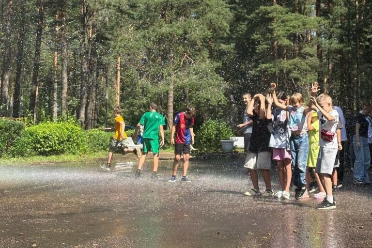 В загородных лагерях Твери проходит третья смена