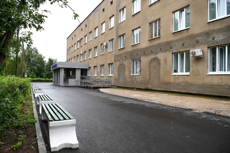 В Тверской области реализуют масштабный проект по ремонту территорий возле больниц и поликлиник