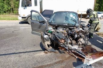 Три человека пострадали в столкновении двух автомобилей в Тверской области