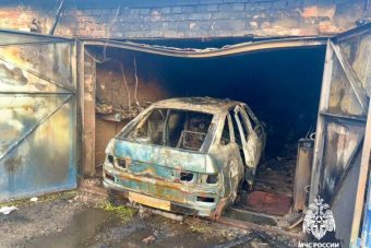 В Тверской области сгорел гараж вместе с автомобилем