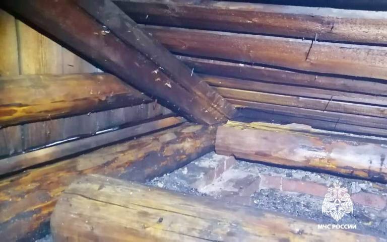 Молния поразила жилой дом в Тверской области