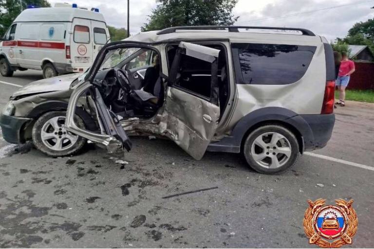 Четыре человека пострадали в ДТП в Тверской области