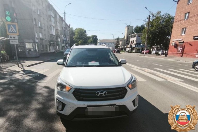 В Твери решившая проскочить на «желтый» автоледи сбила 12-летнюю девочку