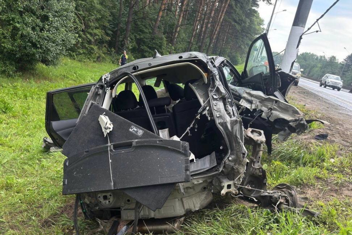 В Тверской области на трассе М-10 водитель-пенсионер сбил столб