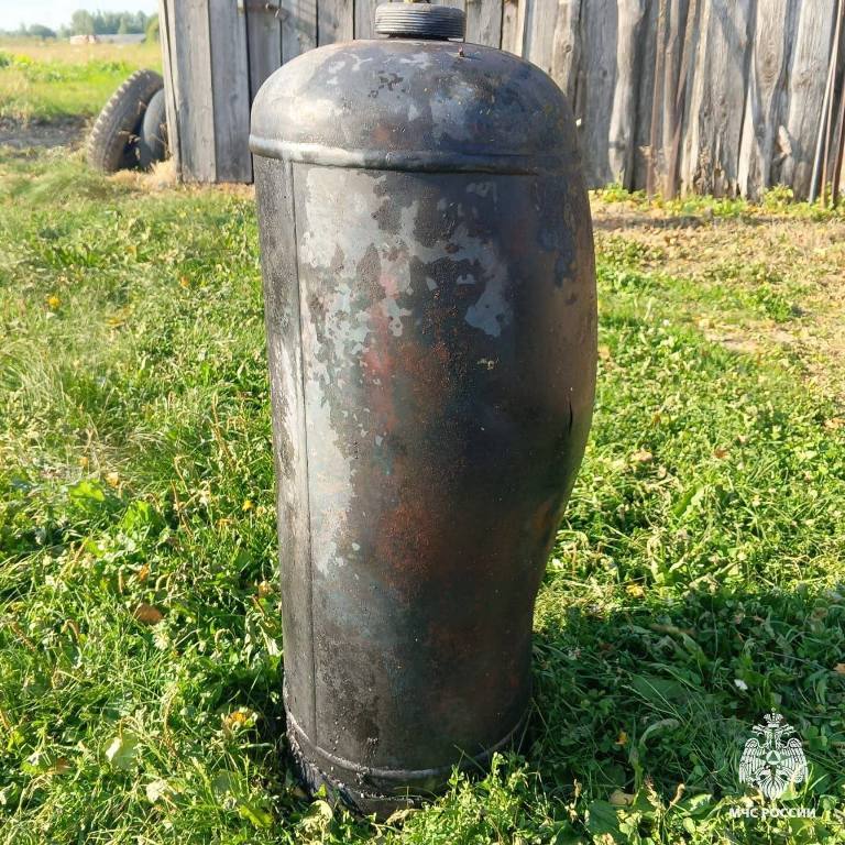 В Тверской области спасатели предотвратили взрыв газовых баллонов