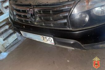 В Твери двое приятелей украли кроссовер, проявив смекалку
