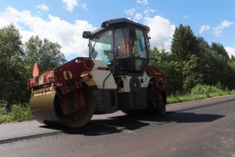В Тверской области ведется ремонт социально важной дороги