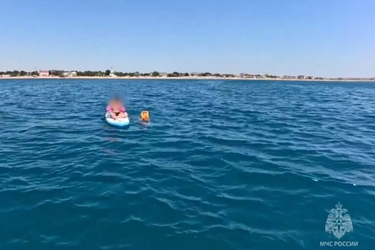 В Крыму троих детей из Тверской области унесло в море