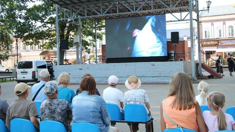 В Тверской области двенадцатый год подряд жителям показывают кино под открытым небом