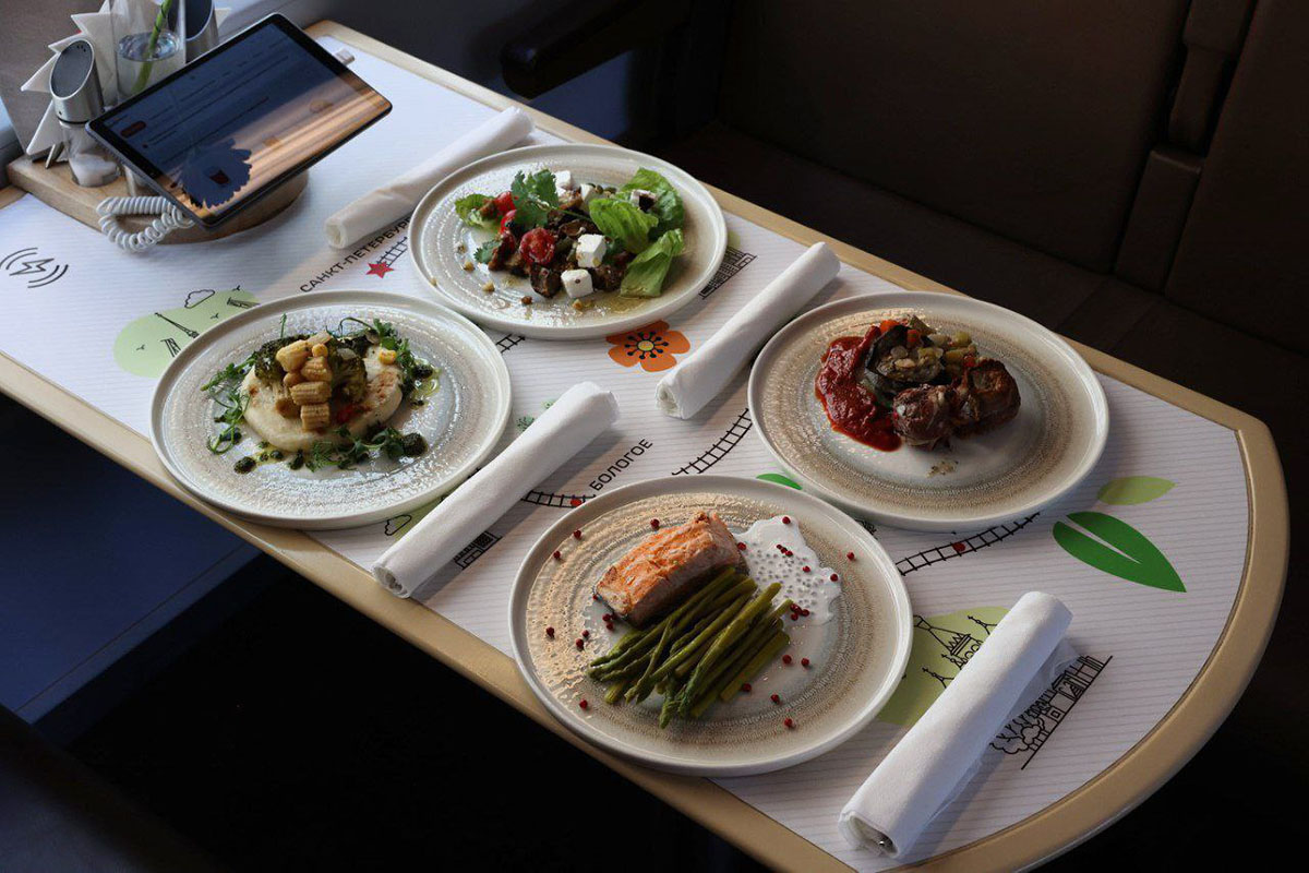 Пассажиров курсирующих через Тверь Сапсанов накормят осетинскими пирогами