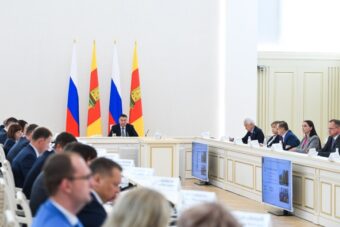 Губернатор Руденя: Если наши ребята сдают свои экзамены летом, то мы – к осени Губернатор Руденя: Если наши ребята сдают свои экзамены летом, то мы – к осени